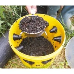 Flybuster Vliegenval Emmer 6 Liter -Excellent || Trixie Winkel flybuster vliegenval emmer 6 liter 3